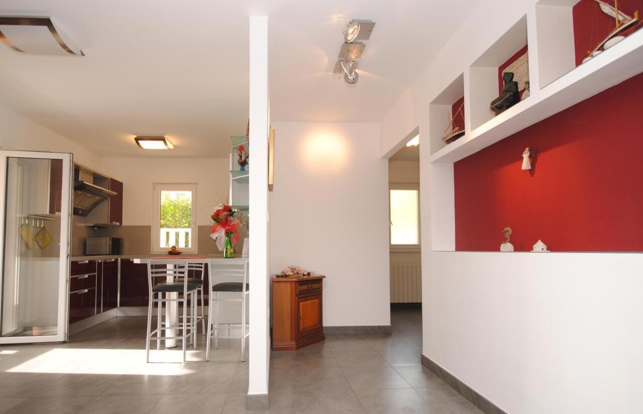 Seaview Luxury Apartment "Lucy" With Terrace & Vintage Summer Kitchen Trogir Exterior photo