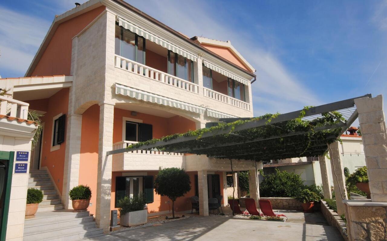 Seaview Luxury Apartment "Lucy" With Terrace & Vintage Summer Kitchen Trogir Exterior photo